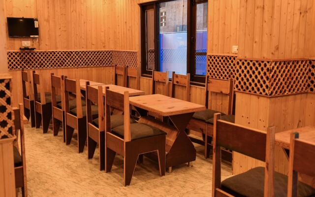 OYO 12850 The Nest