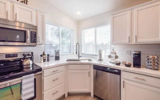 Scottsdale Sahuaro 4 Bedroom Home by RedAwning