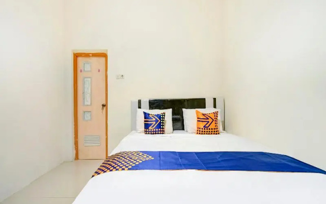 Oyo Life 2698 Kost Blessing