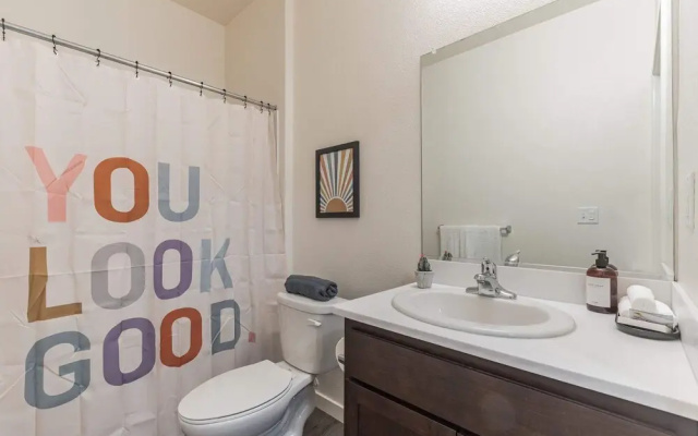 Modern Apartment With Upgraded Amenities Near CSU