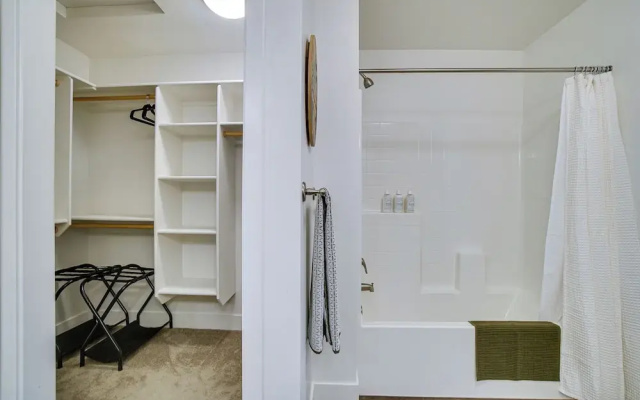Mccall Vacation Rental w/ Private Balcony & Grill!