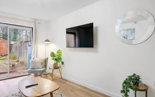 Spacious 4-Bedroom 2-Bath Home in Bywood