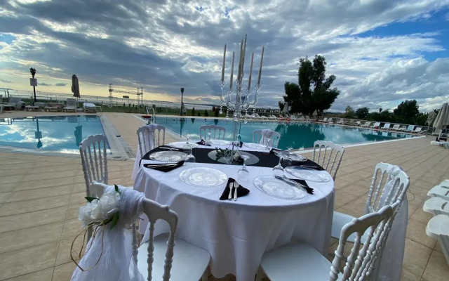 Sporköy Hotel & Beach Club