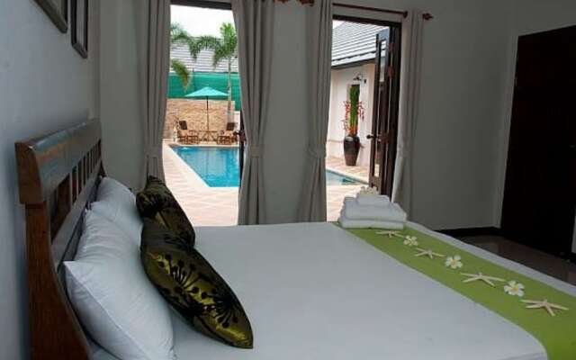 4 Bedroom Private Bali Style Villa HH1