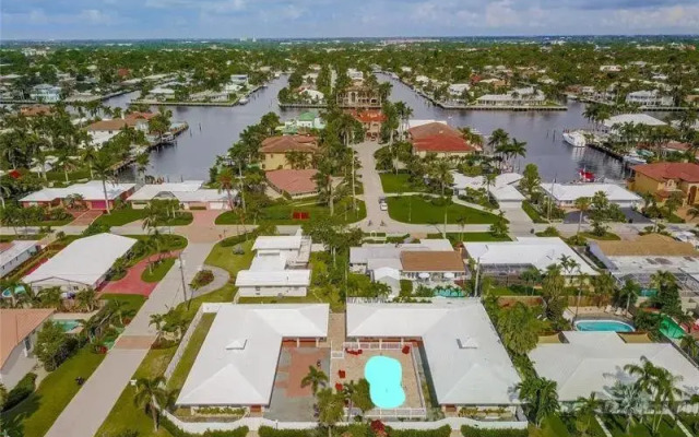 Dolphin Isle Suites