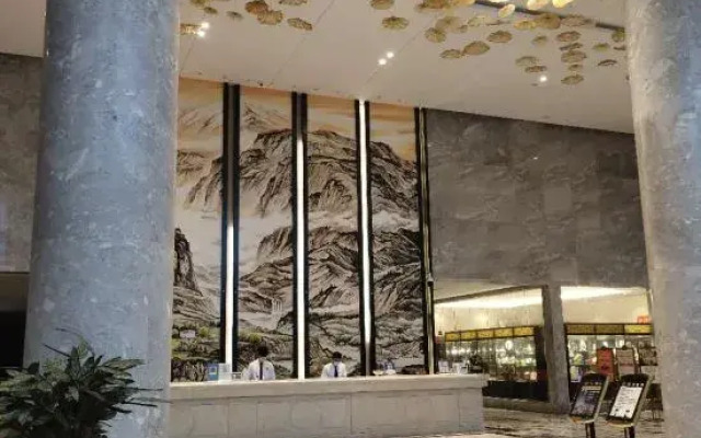 Vienna International Hotel (Wuhan Workers' Culture Palace Jiyuqiao Metro Station)