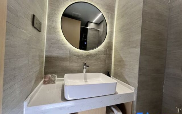 Tongbai Yun Hotel (Anqing Duxiu Avenue Greenland New Metropolis Branch)