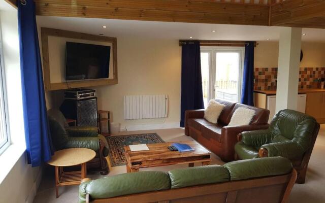 The Studio, Lowenva