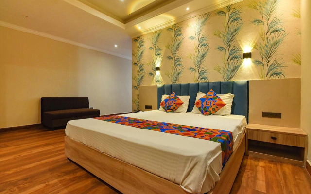 FabHotel Seventy Seven