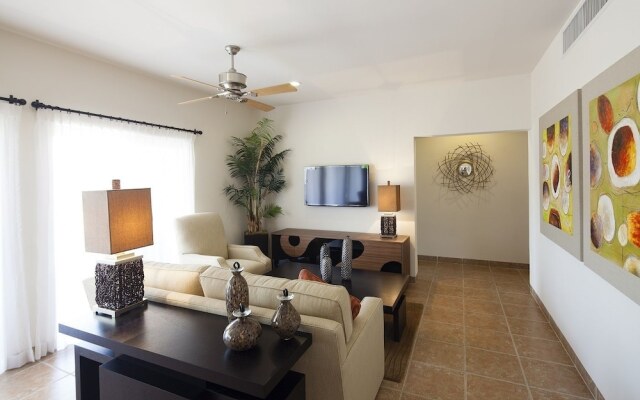 Puerta Cortes Residences: Las Colinas
