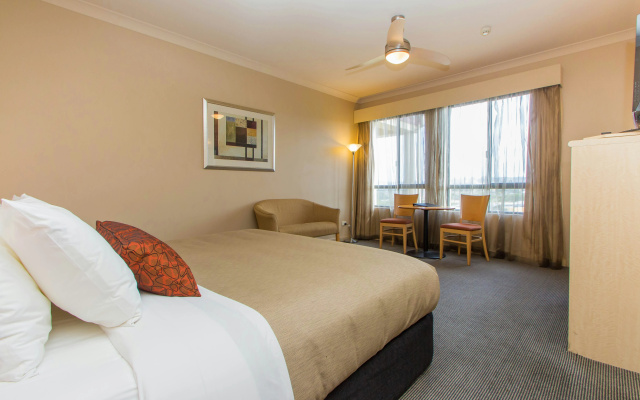 Discovery Resorts - McCracken Country Club – Guest Rooms – McCracken