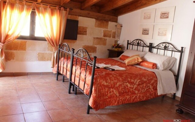 Exedra Holiday House