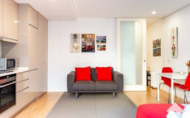 Bianc1 · Light-Filled Apartment With Garden Downtown