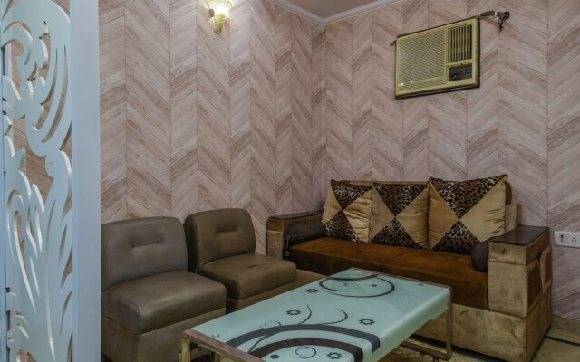 OYO 15763 Hotel Grand inn