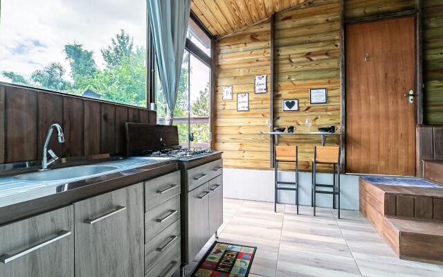 Chalé Rústico com Jacuzzi em Jurerê MAV011