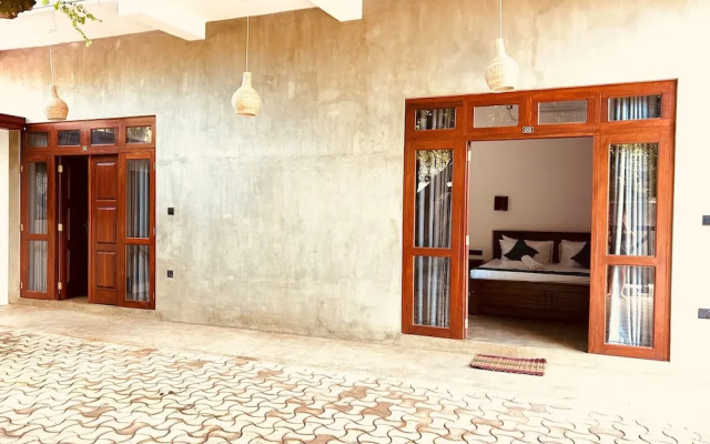 Mich's Surf Villa & Hostel