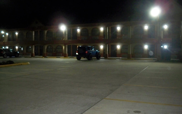 Scottish Inn & Suites