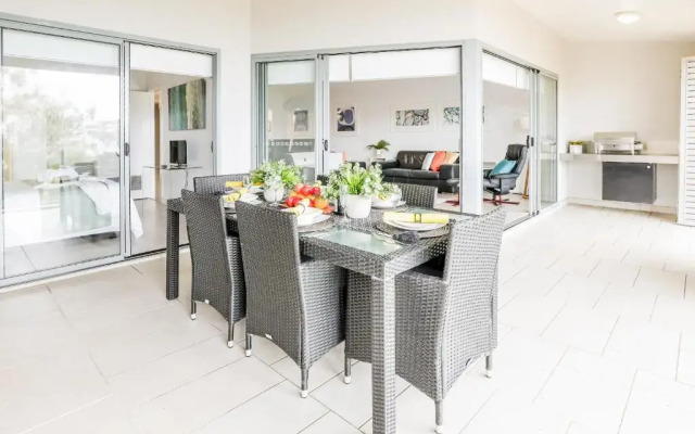 Azure Vista - 3 Bedroom Unit - Ocean Views