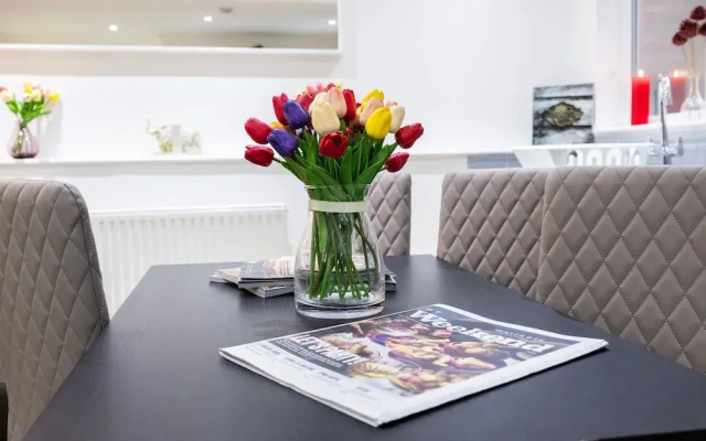 2 Bedroom Charming Family Apartment
