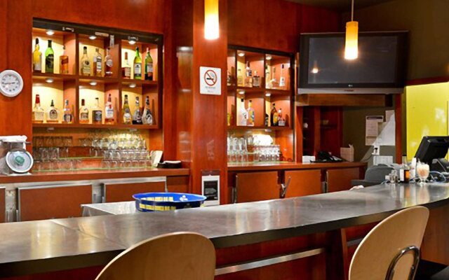 iHOTEL & Conference Center Red Deer