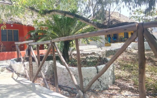 Twisted Palms Lodge & Restaurant