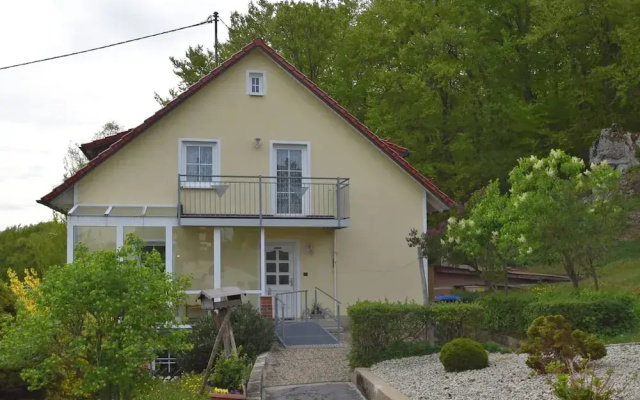 Garden Apartment, Gobweinstein