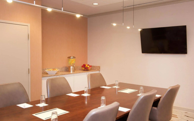 Embassy Suites by Hilton Cincinnati Northeast Blue Ash