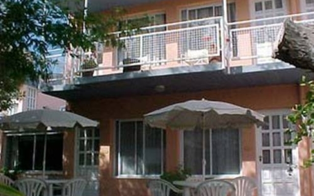 Las Bardas Aparthotel