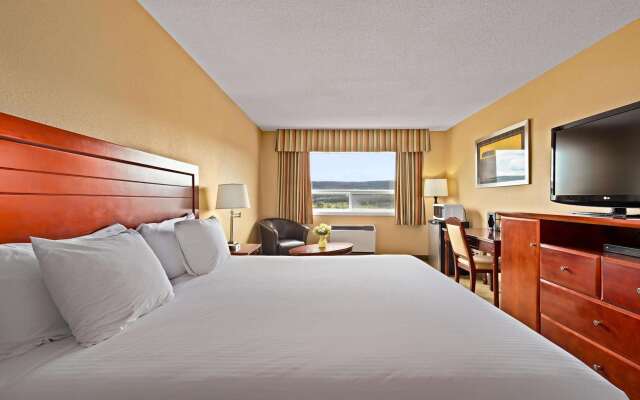 Coast Fraser Inn