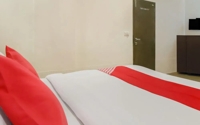 Hotel Jay Radhe by OYO Rooms