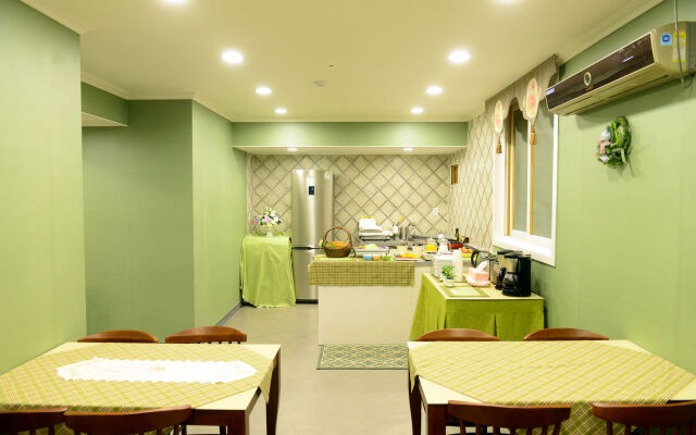 Casa Mini Hotel & Guest House - Hostel