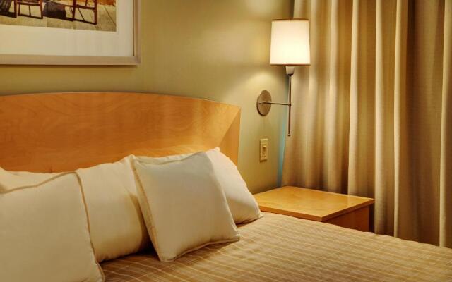 Lakeview Gimli Resort & Conference