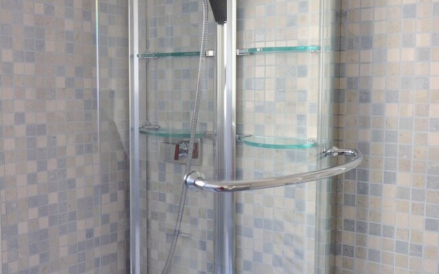 St Peter new and lightsome apartment with balcony