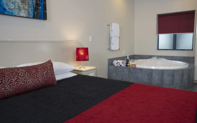 Aubyn Court Spa Motel