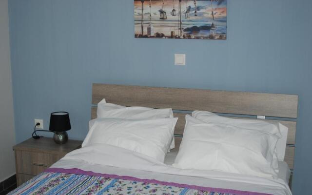 Soula's Sunshine Apartments