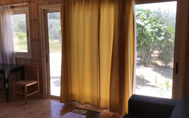 Pervolaris Cottages 2