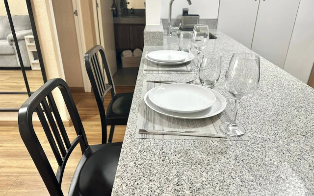 Modern 1BR on J Prado Board San Isidro