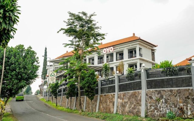 Avila Ketapan Rame Hotel