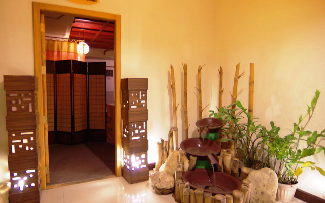 Holiday Spa Hotel