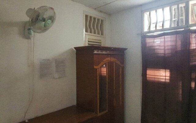 SPOT ON 93681 Qodri Homestay Syariah