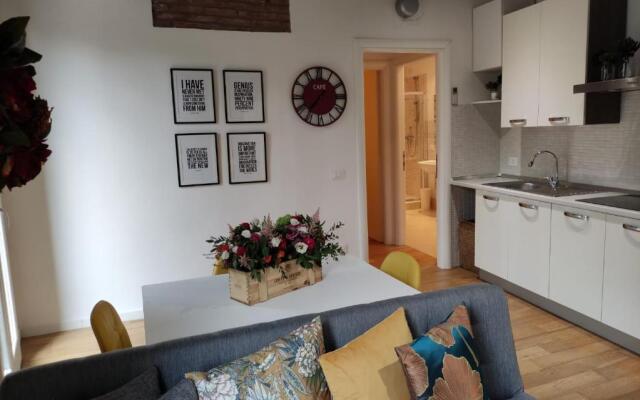 Appartamento grazioso in palazzina del 900: Verona