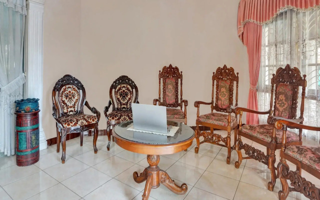 SPOT ON 90539 Taman Borobudur Guest House Syariah