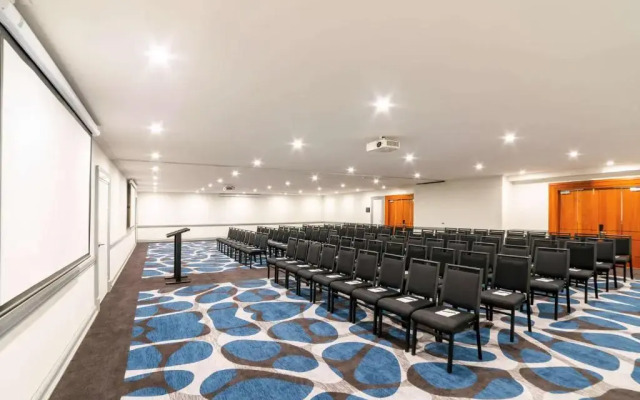 Pullman Cairns International