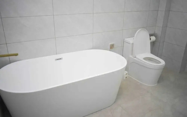 Lux Suites Royal Oaks Residency