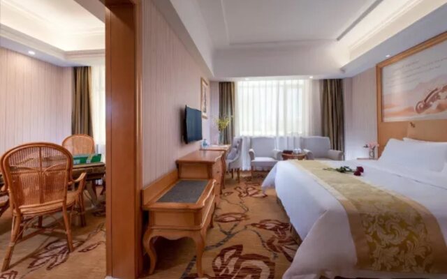 Vienna Hotel Huizhou Danshui Baiyun Road