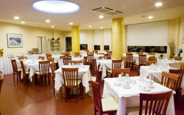 Thomas Beach Hotel