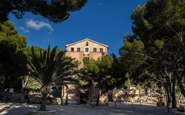 Petit Hotel Hostatgeria La Victoria