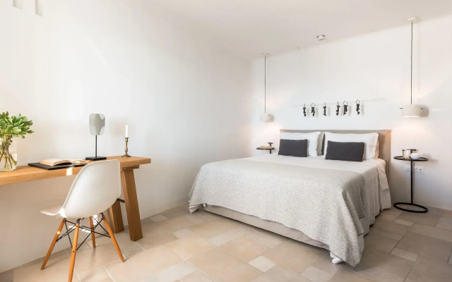 Porto Fira Suites