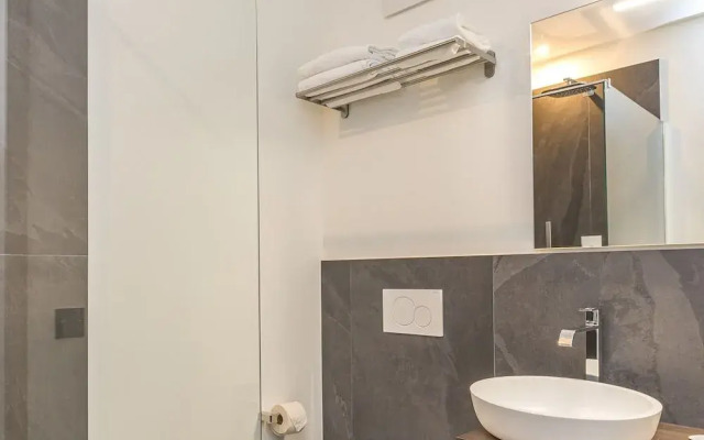 Icon H 309 Suite Micro-living