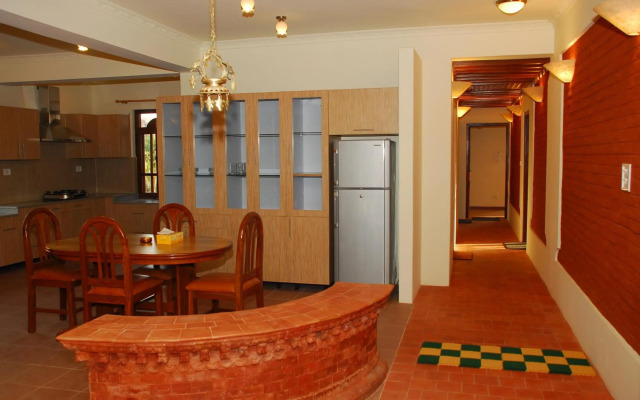 Vardan Resort n' Apartment